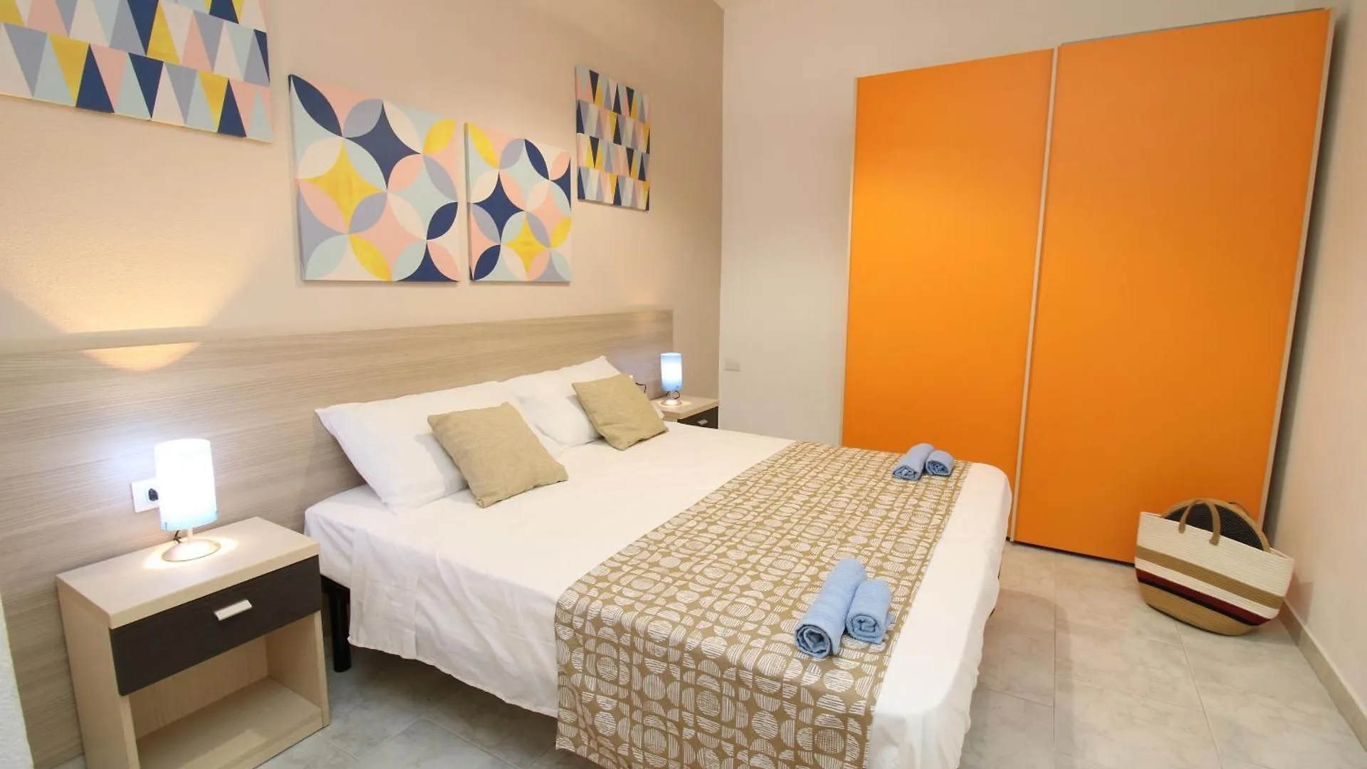 Farri'S Apartment La Caletta
