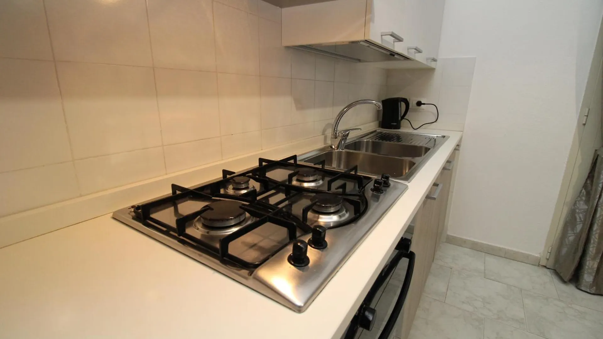 Farri'S Apartment La Caletta